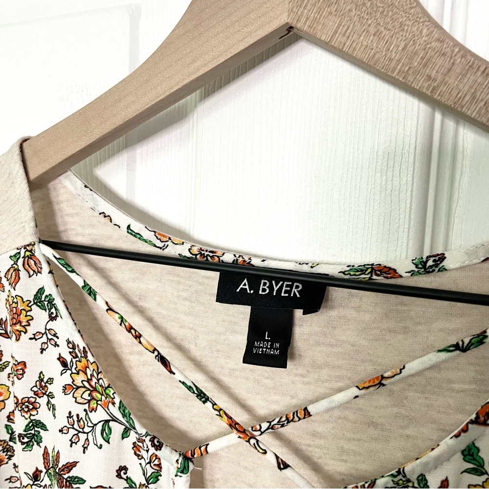 ✧・゚floral dual-patterned tee - Picture 3 of 5